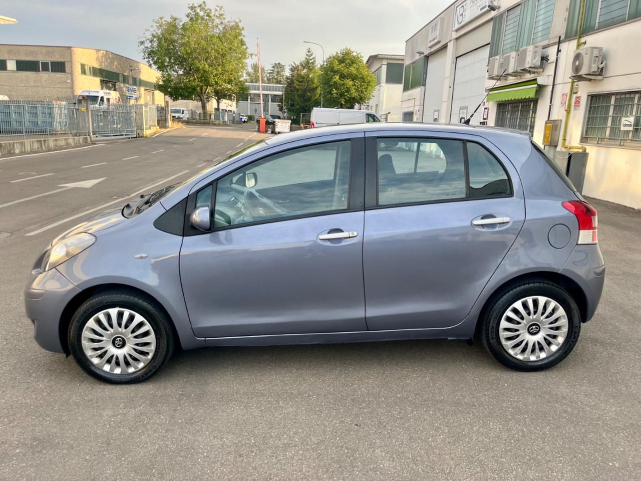 Toyota Yaris 1.3benz 2011 58.000km perfetta per neopatentati
