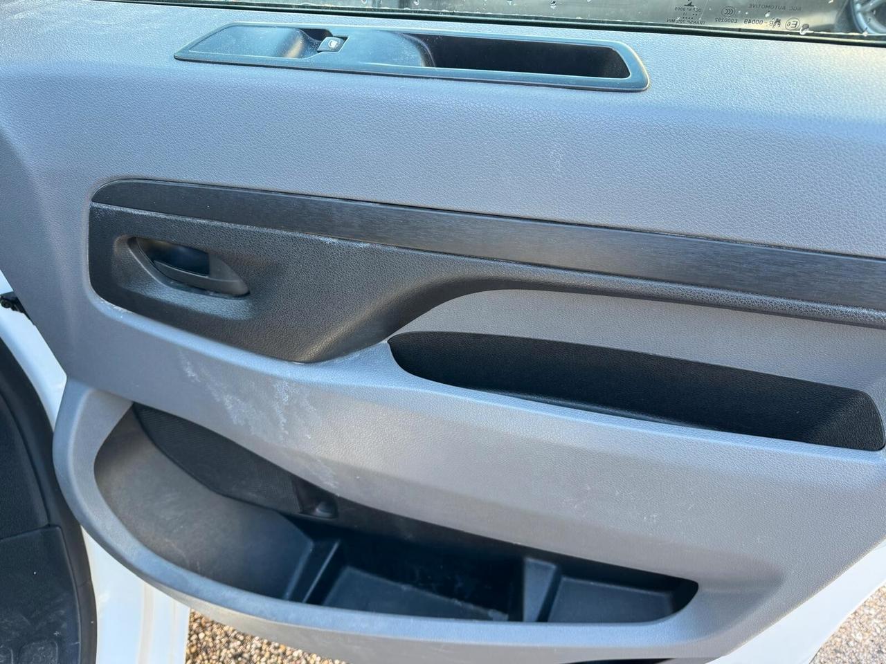 Peugeot Expert BlueHDi 120 S&S PL-TN Combi Standard PERFETTO FATTURABILE