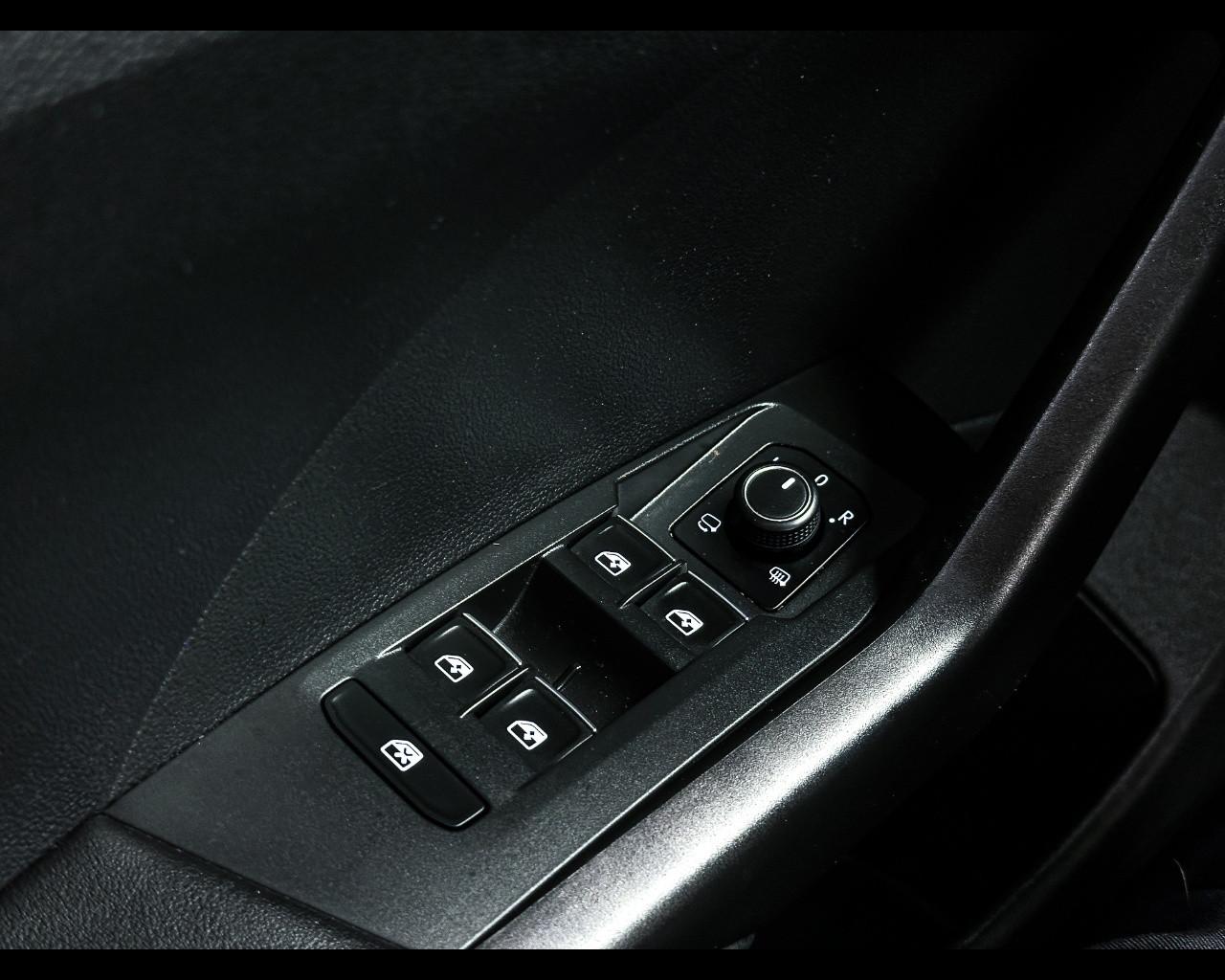 VOLKSWAGEN T-Cross - T-Cross 1.0 TSI 110 CV DSG Sport