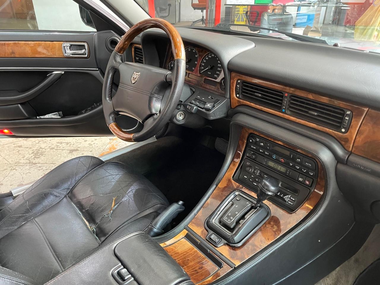 Jaguar XJ 4.0 cat Executive GPL!!!