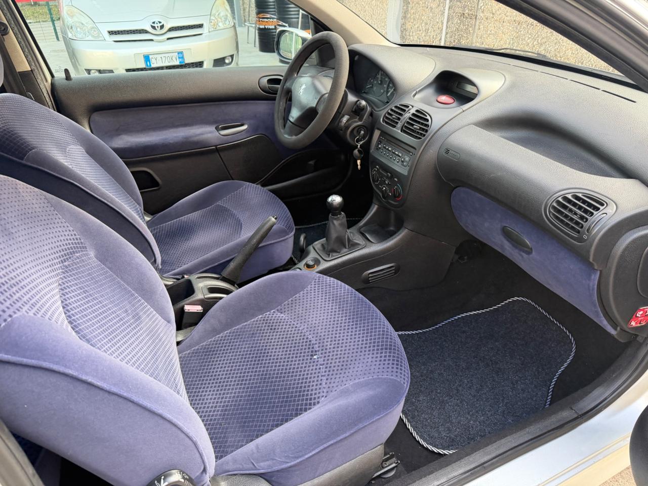 Peugeot 206 1.1 benzina clima neopatentati