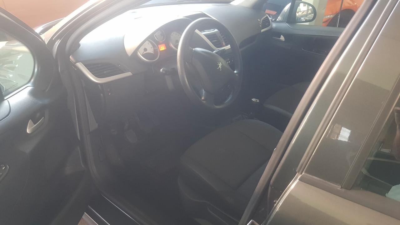 Peugeot 207 1.4 EURO 5 OK NEOPATENTATI!!!
