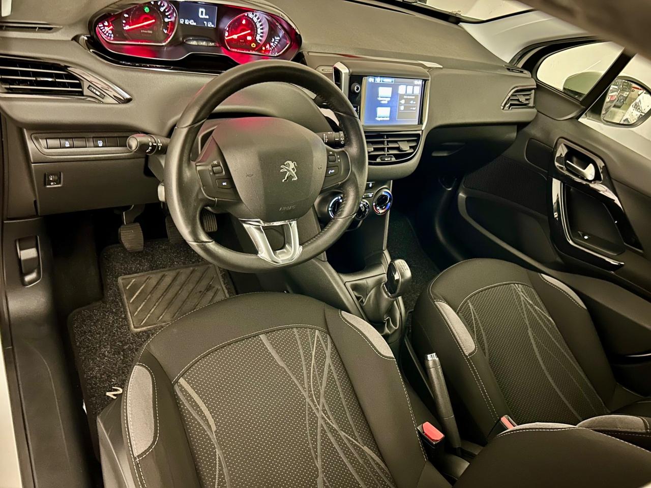 Peugeot 208 PureTech 82 5 porte Allure