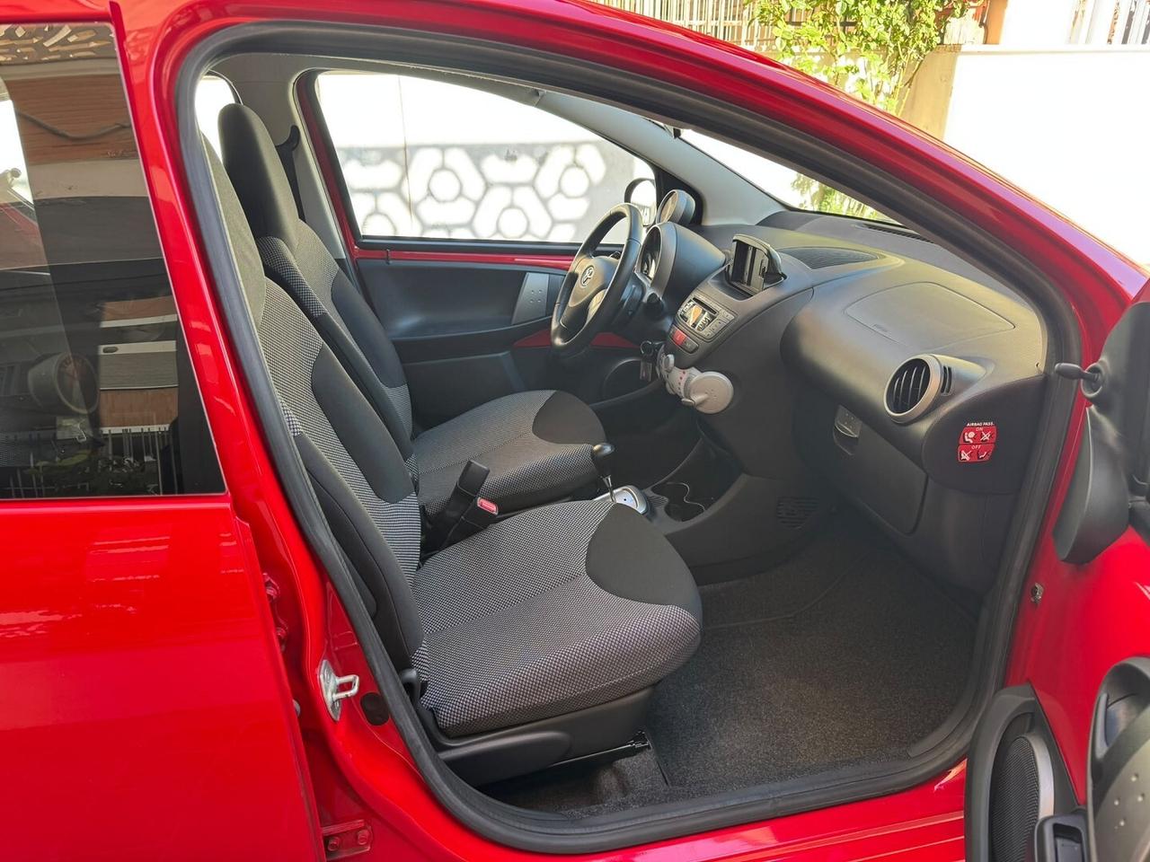 TOYOTA Aygo 1.0 12V VVT-i 5 porte Sol Connect MMT