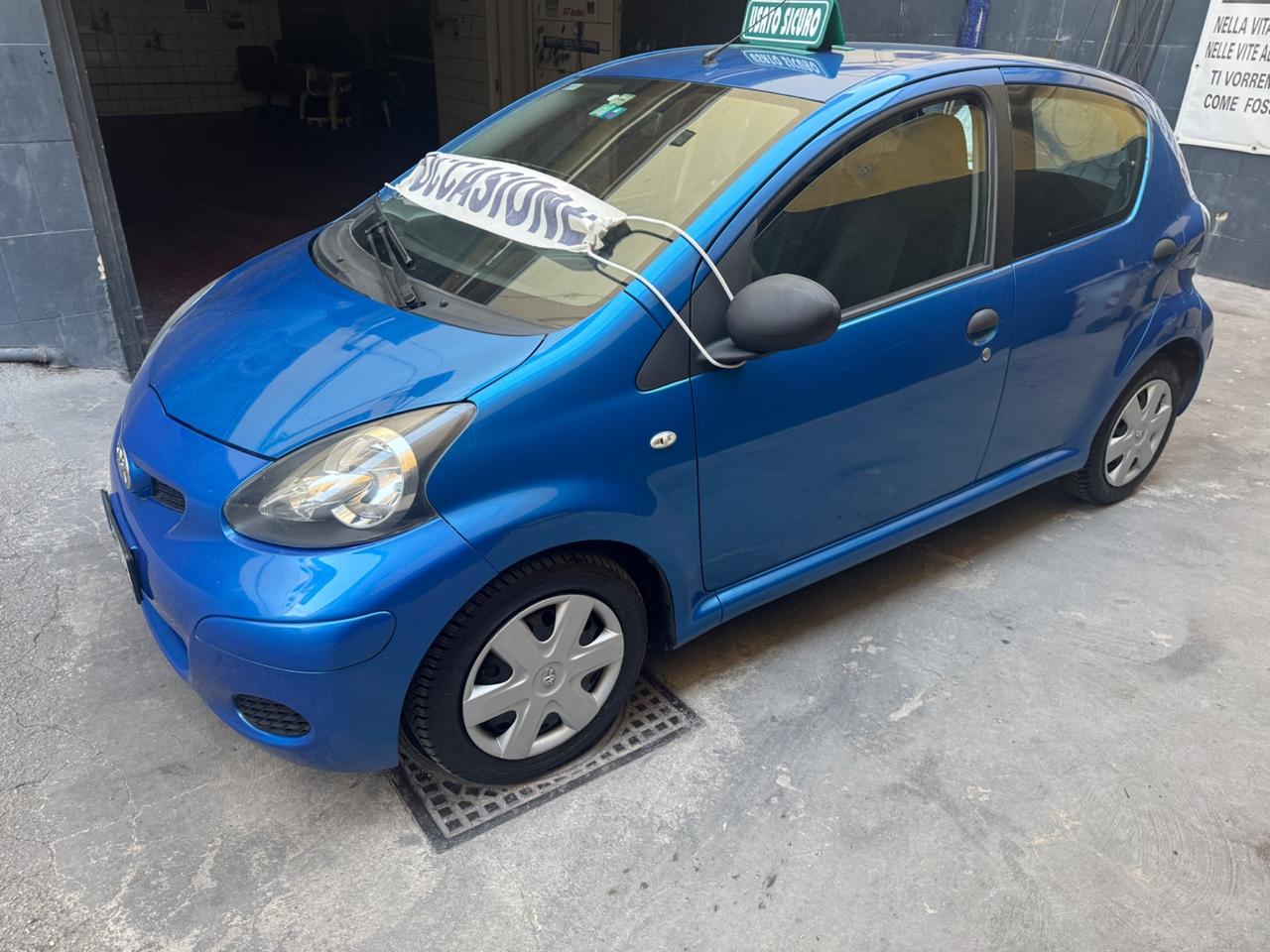 Toyota Aygo 1.0 12V VVT-i 5 porte Now Connect