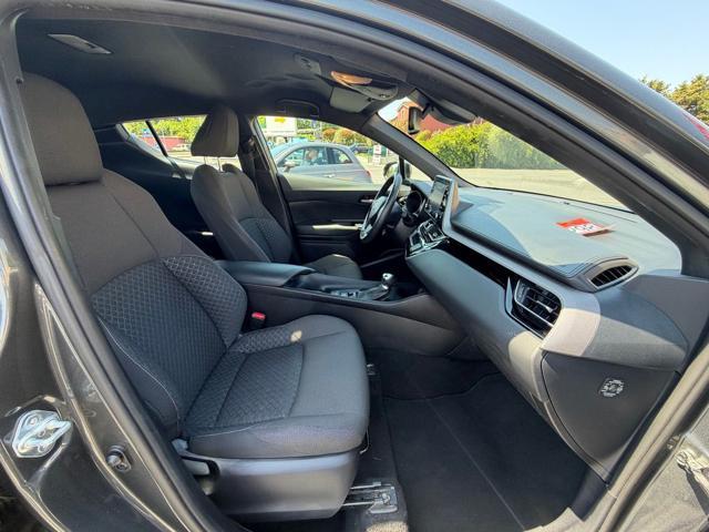 TOYOTA C-HR 1.8 Hybrid E-CVT Business