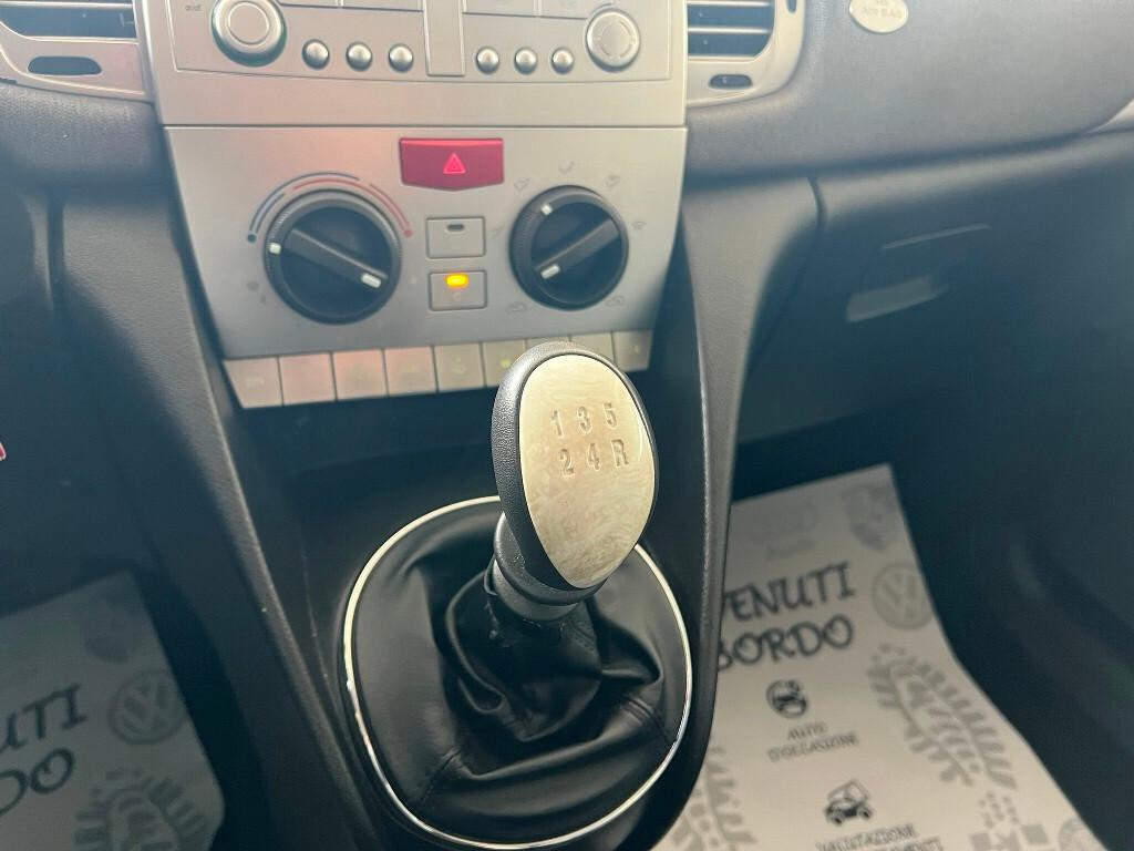 Lancia Ypsilon Oro 1.2 60 CV