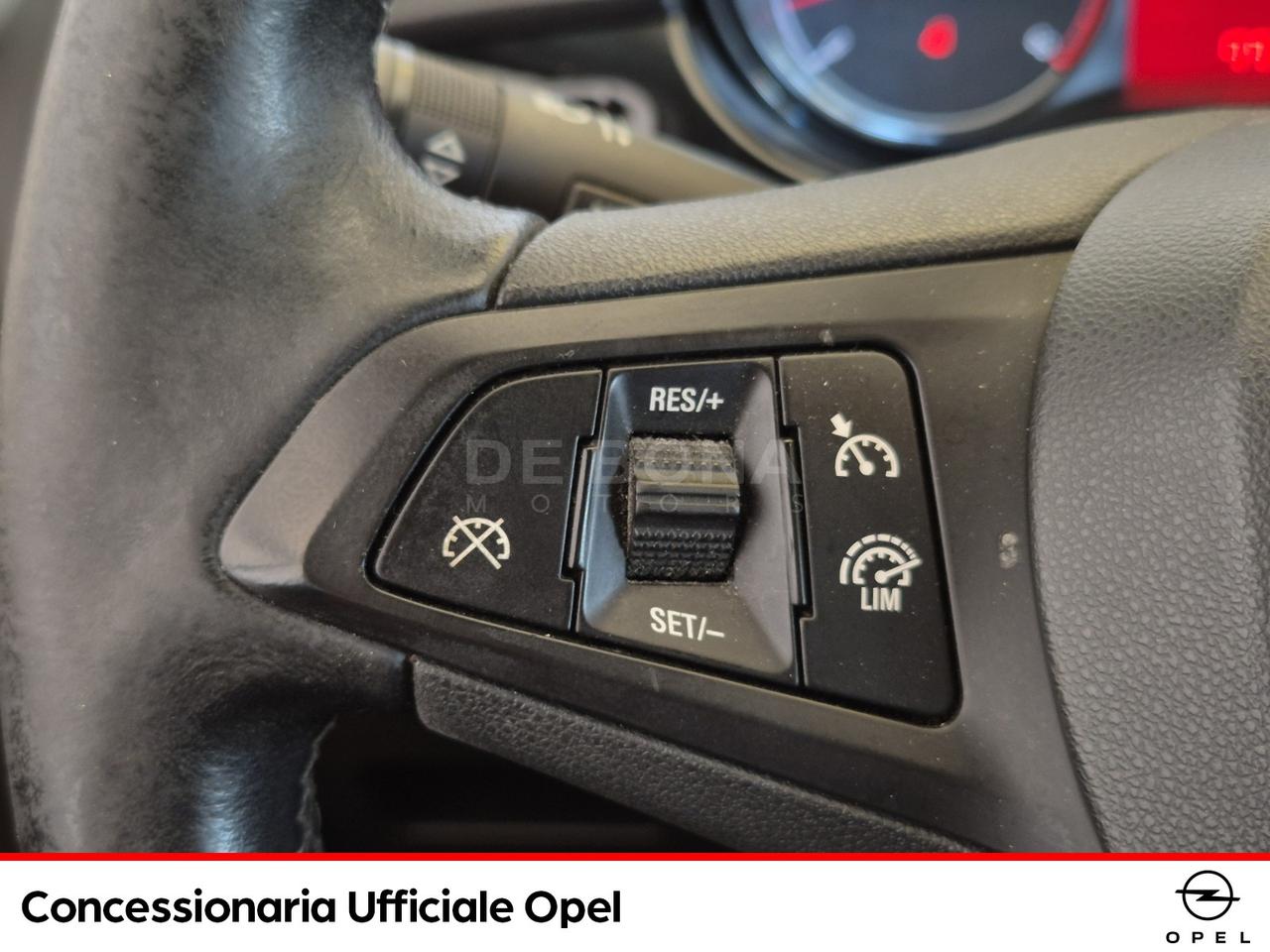 Opel Corsa 5p 1.2 b-color