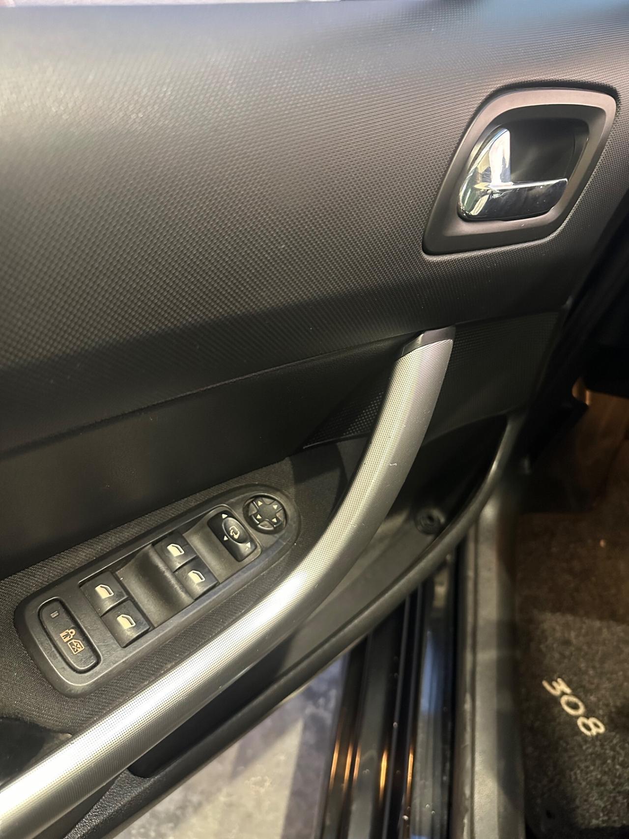 Peugeot 308 1.6 HDi 110CV 5p. Premium (6 Marce)