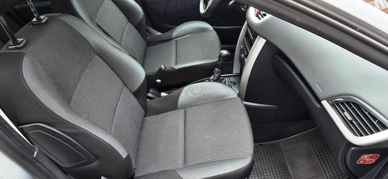 Peugeot 207 1.6 8V HDi 92 cv Sweet Years garanzia