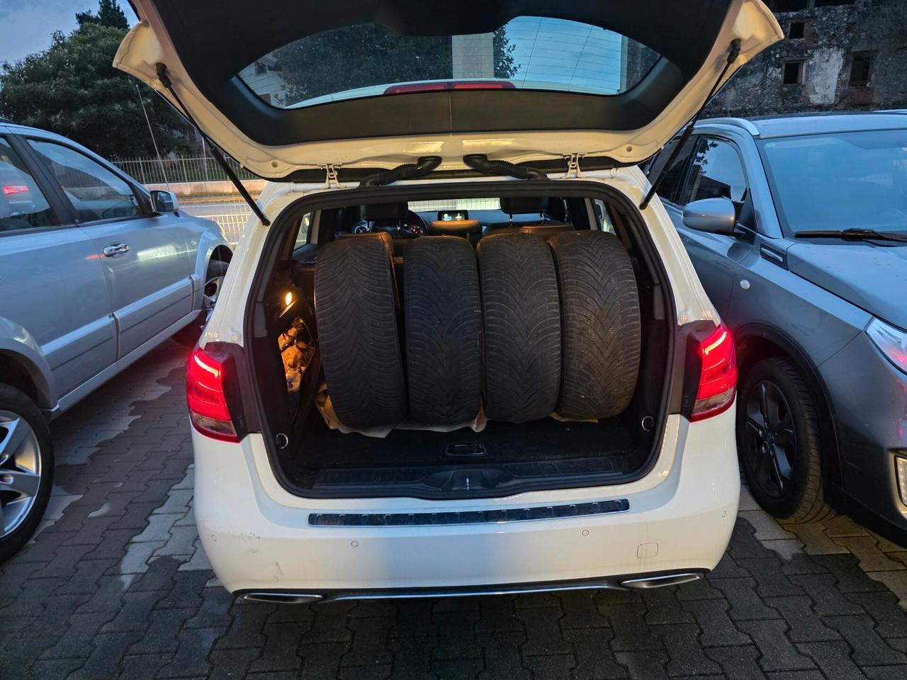 Mercedes-benz B 180 Premium perfetta e garantita 12 M