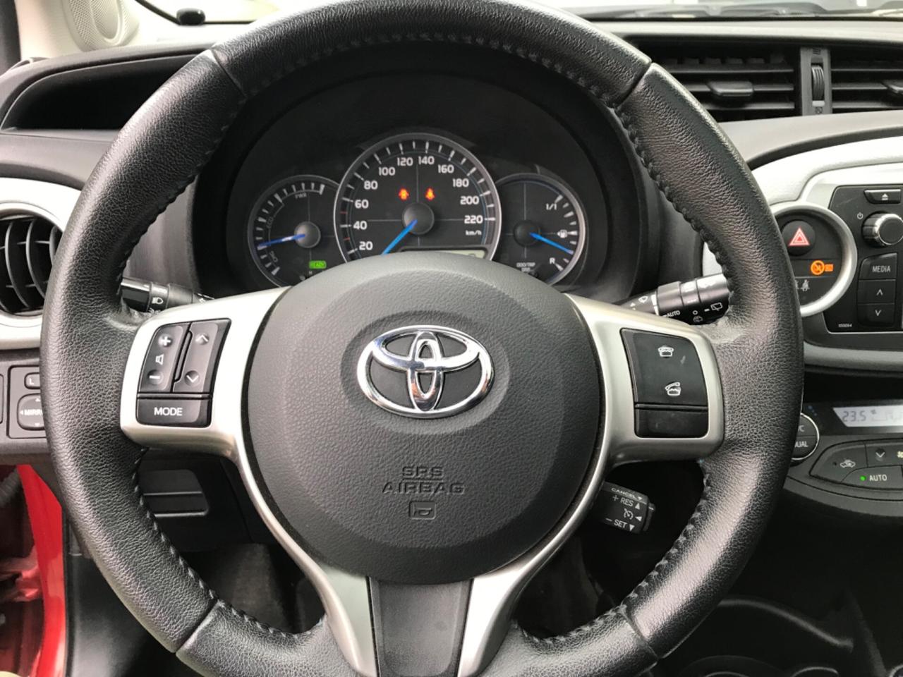 Toyota Yaris 1.5 Hybrid 5 porte Lounge Pi&amp;ugrave;