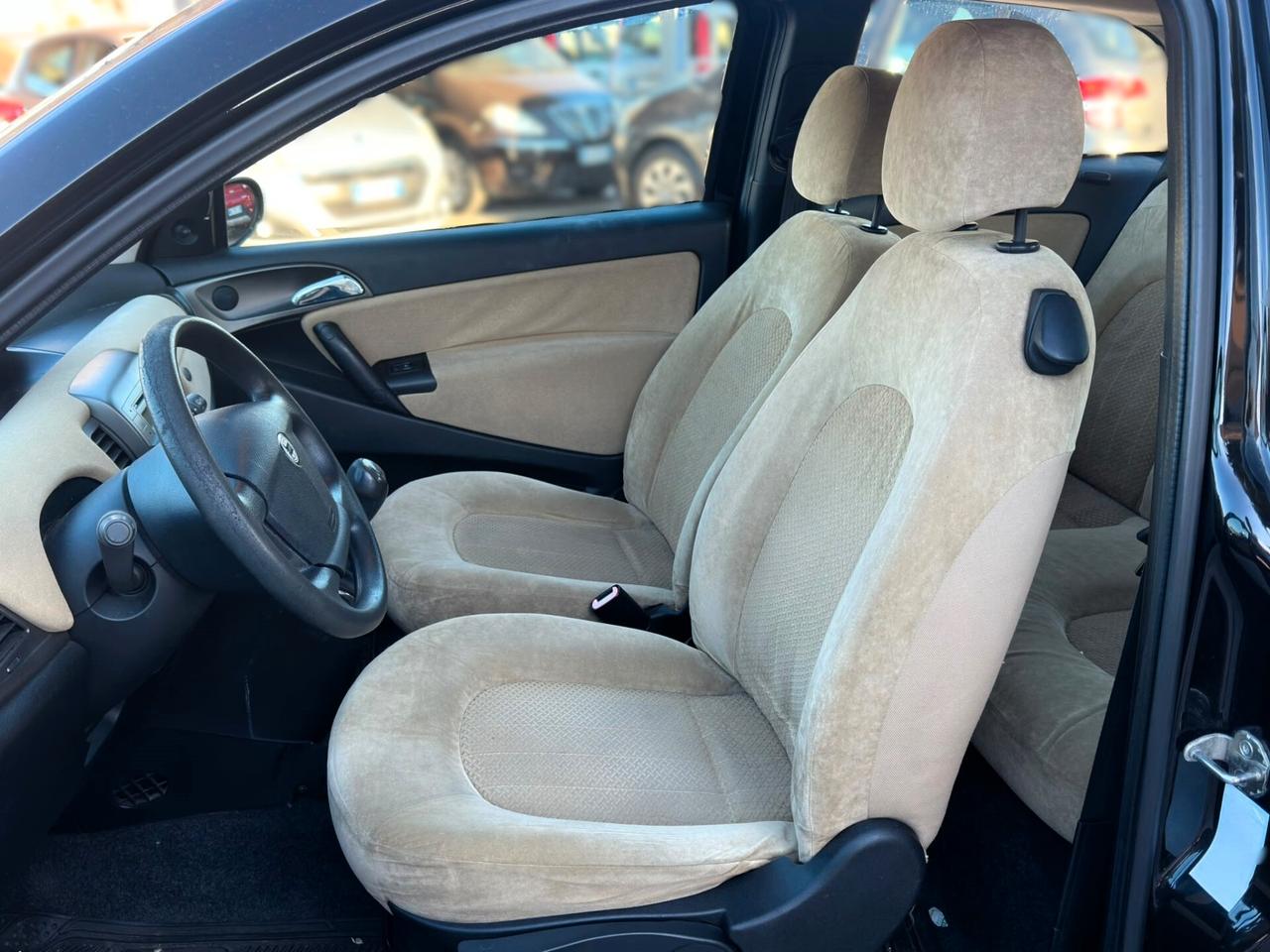Lancia Ypsilon 1.3 MJT 70 CV Argento