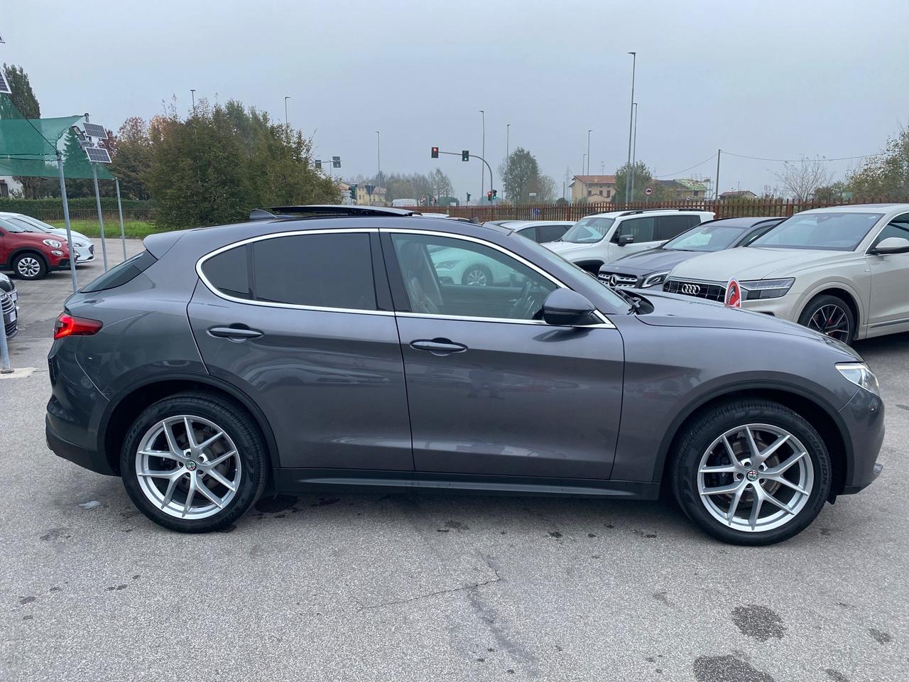 Alfa Romeo Stelvio 2.0 Turbo 280 CV AT8 Q4 TETTO APRIBILE Executive