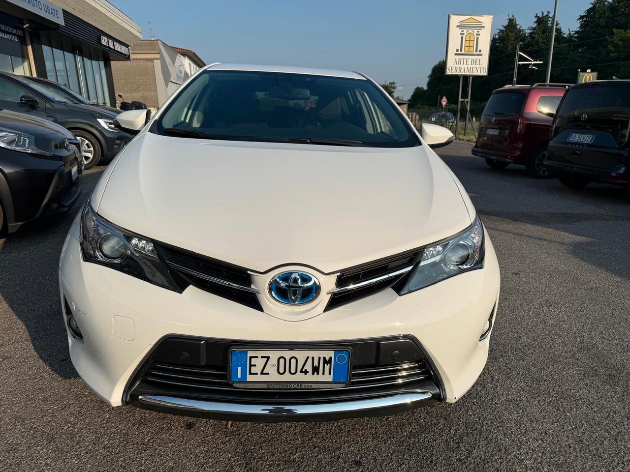 Toyota Auris 1.8 Hybrid Lounge