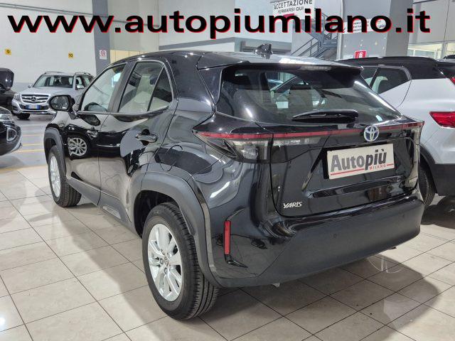 TOYOTA Yaris Cross 1.5 Hybrid 5p. E-CVT AWD-i Business