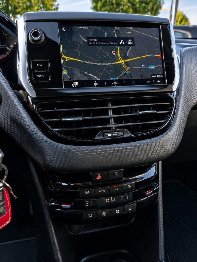 PEUGEOT 2008 BlueHDi 100 Cv Pelle Clima Aut. Navi Neo Patentati