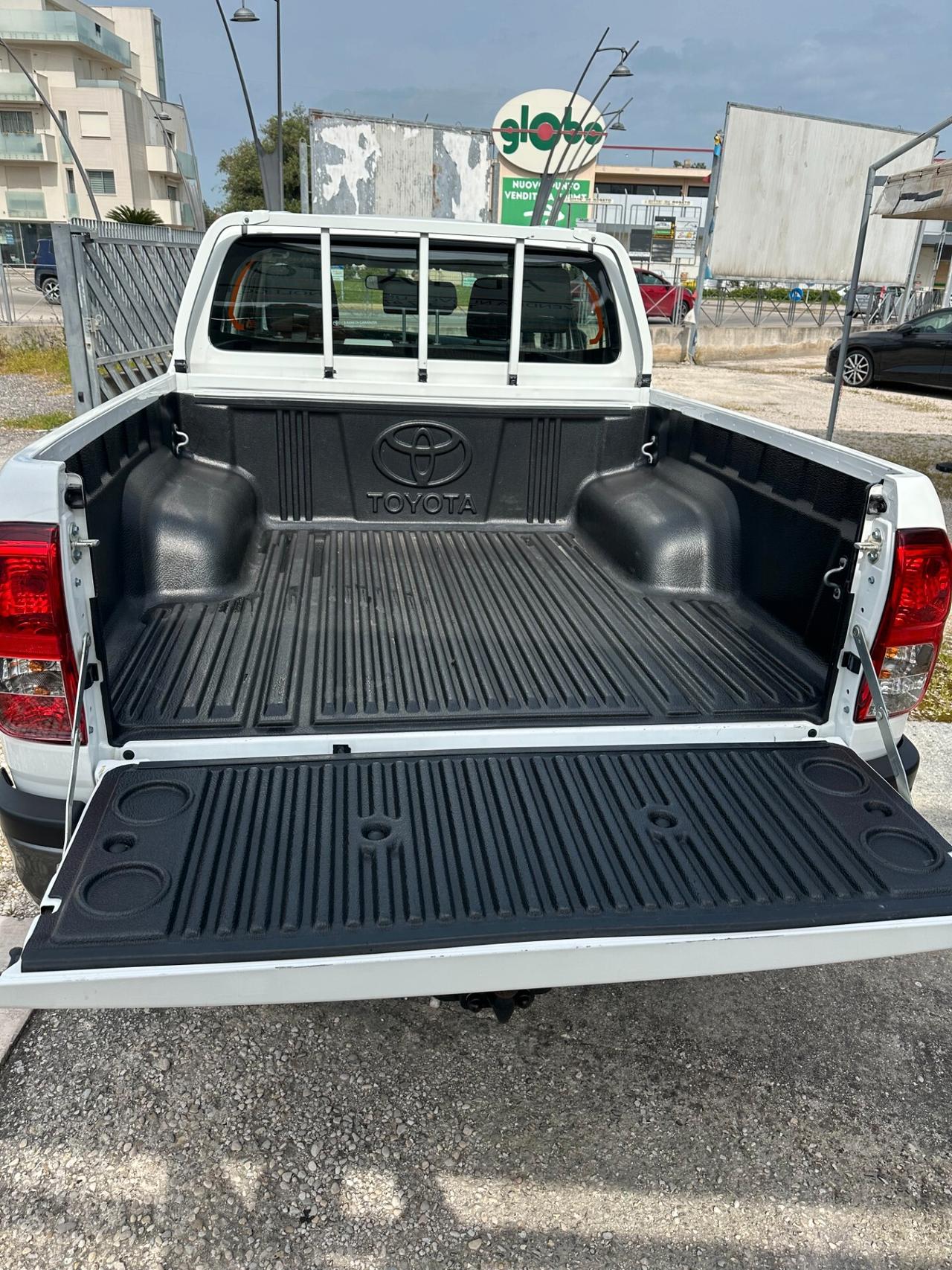 Toyota Hilux 2.4 D-4D 4WD IVA