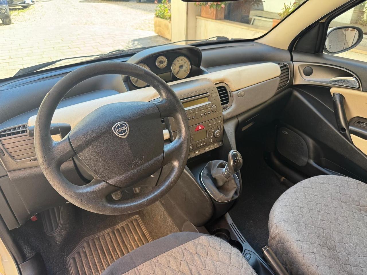 LANCIA Ypsilon 1.2 16V Platino