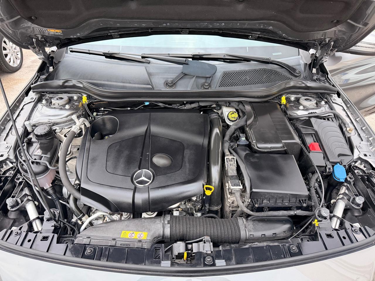 Mercedes-benz GLA 200d 2.0 136Cv Premium AMG TETTO