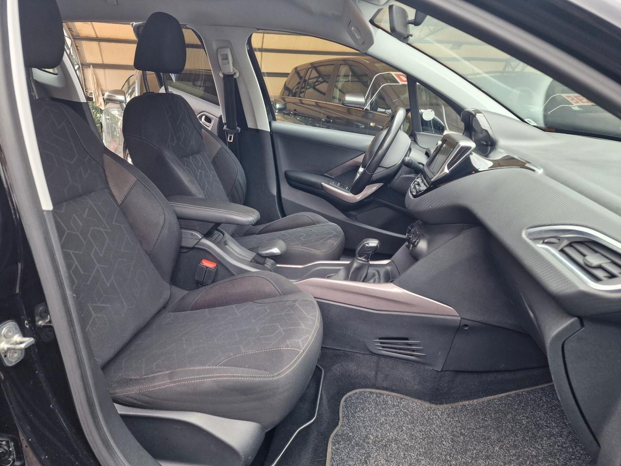 Peugeot 2008 PureTech 82 Allure, 119 mila chilometri