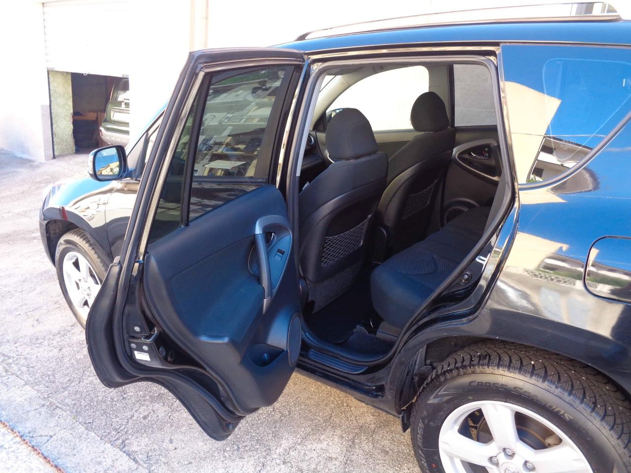 Toyota RAV4 2.2 D-4D 136CV Sol (Finanziabile)