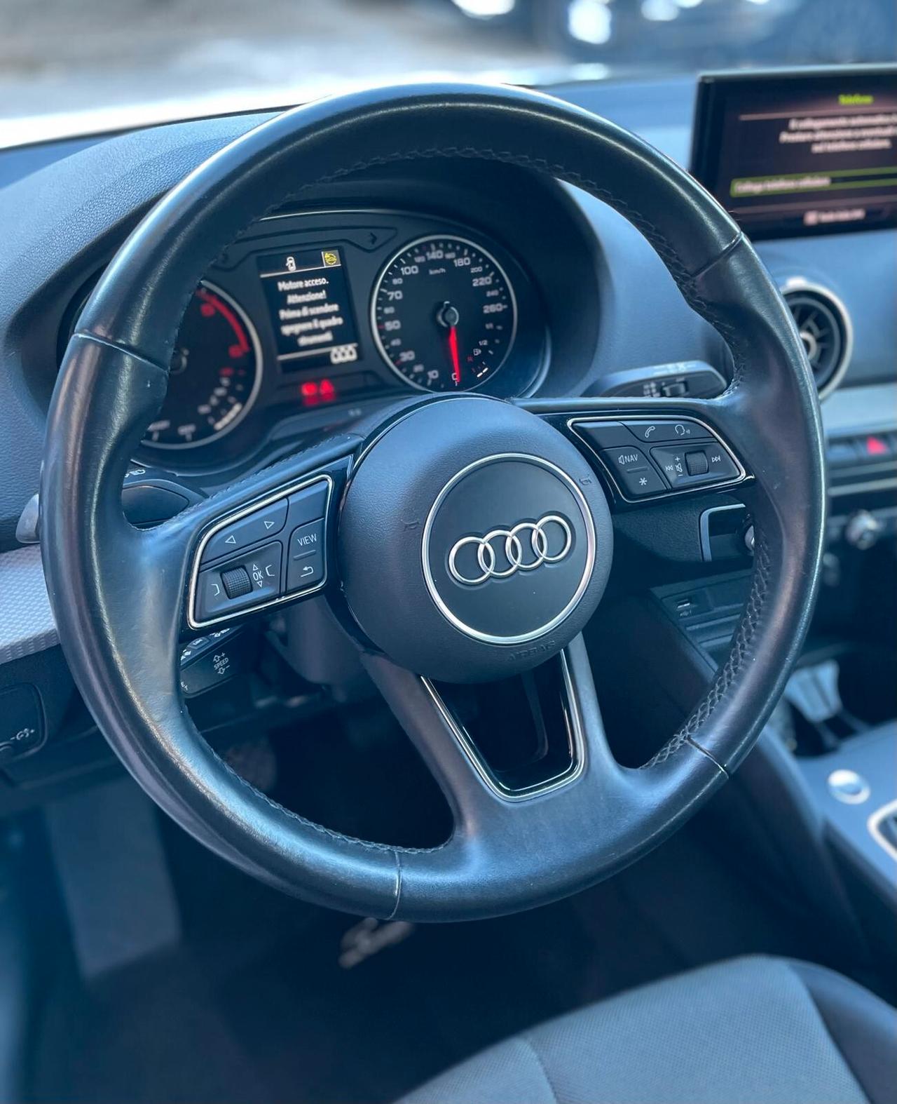 Audi Q2 30 TDI Identity Black 116Cv