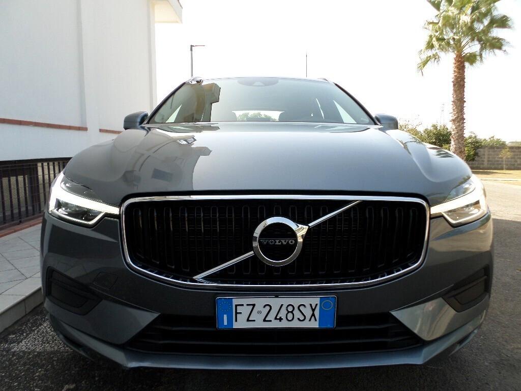 VOLVO XC60 D4 MOMENTUM Aziendale