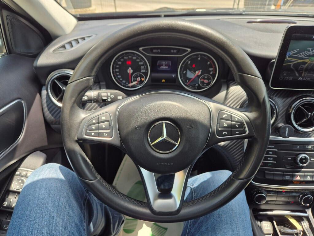 Mercedes GLA 180 d Manuale NAVI LED