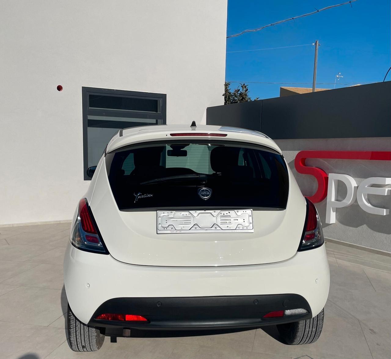 Lancia Ypsilon 0.9 TwinAir 85 CV 5 porte S&S Silver Automatica