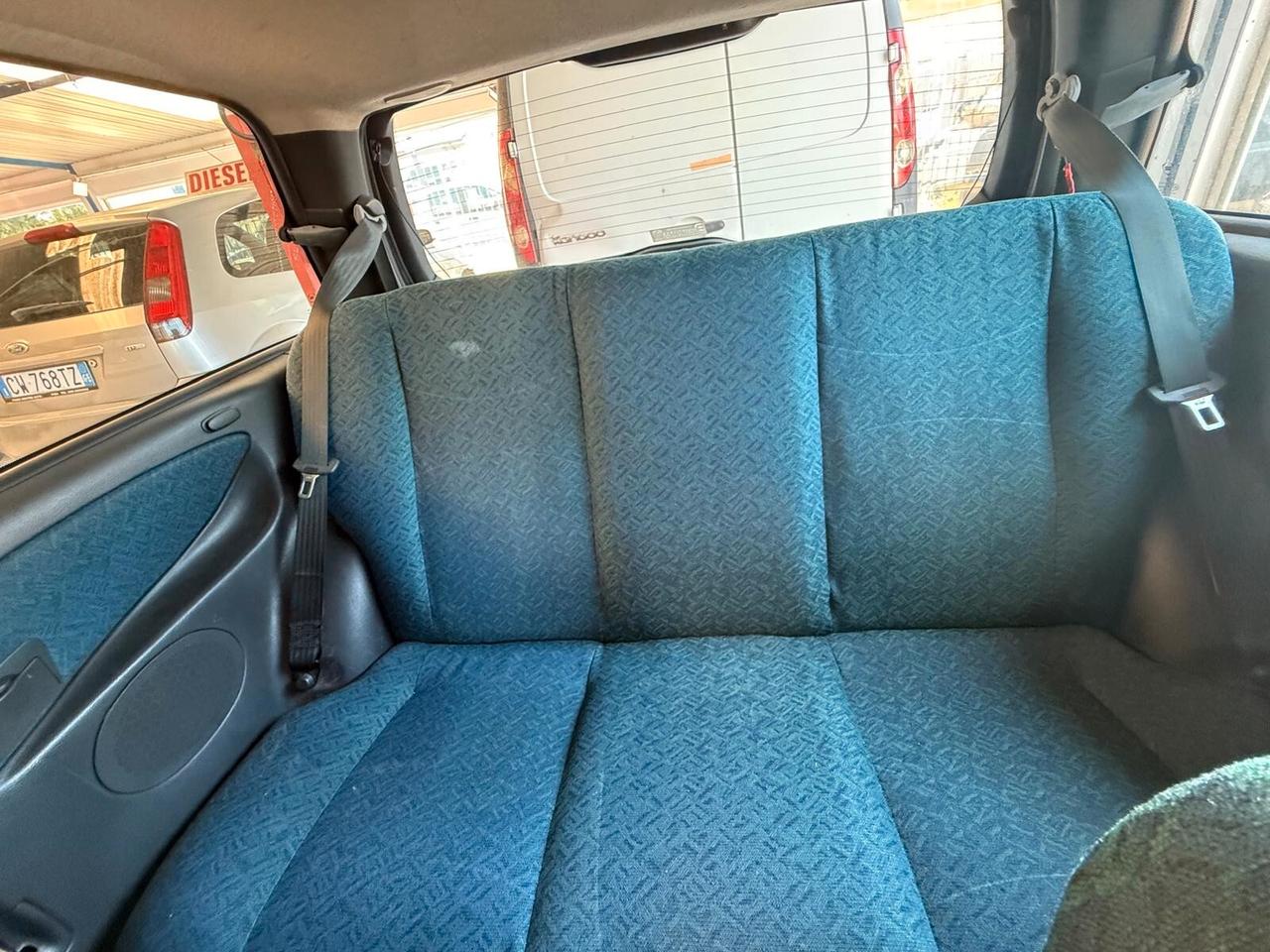 Lancia Y 1.2i 16V cat LE