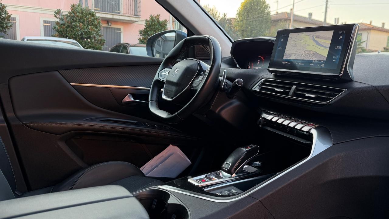 PEUGEOT 5008 1.5 ALLURE 131CV - SETTE POSTI, FULL LED, NEOPATENTATI