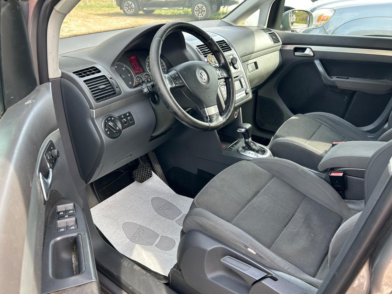 Volkswagen Touran 2.0 TDI 170CV DPF DSG *7 POSTI*