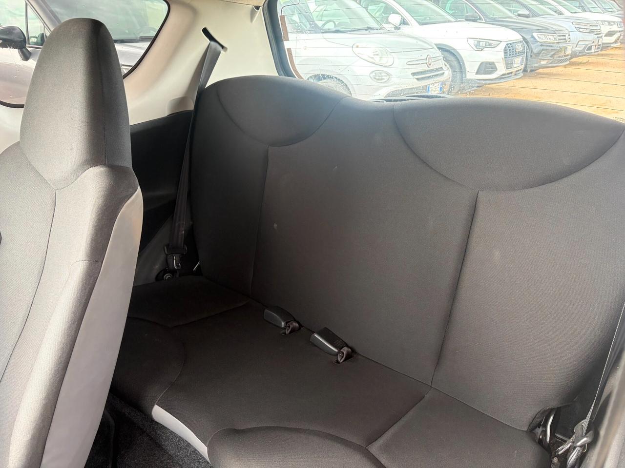 TOYOTA AYGO 1.0 ANNO 2013 172.000 KM ADATTA NEOPATENTATI