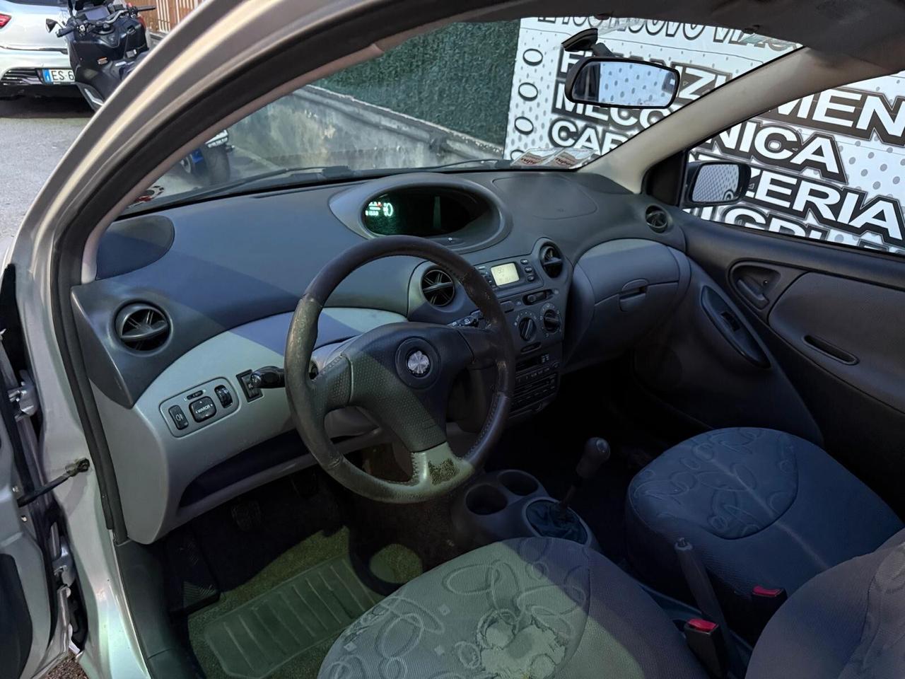 Toyota Yaris 1.3i 16V cat 3 porte Luna