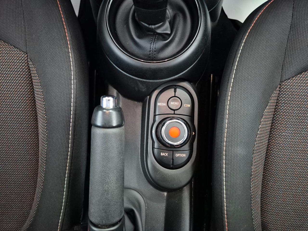 Mini Cooper D 1.5 Business 5 porte