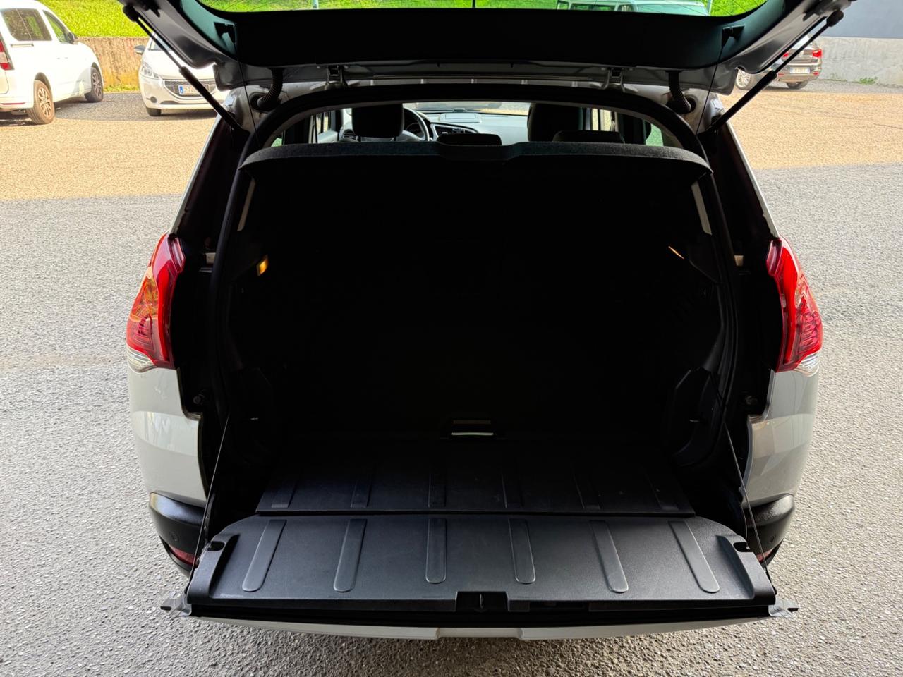 Peugeot 3008 1.6 HDi 115CV Business