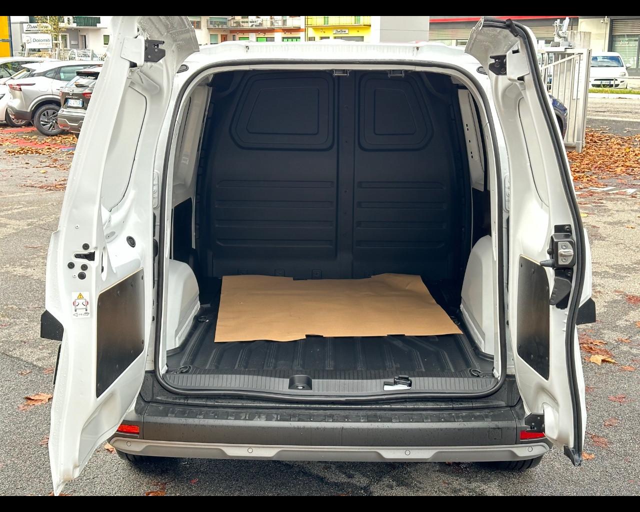 NISSAN Townstar EV - Townstar 22kW Van Acenta PC