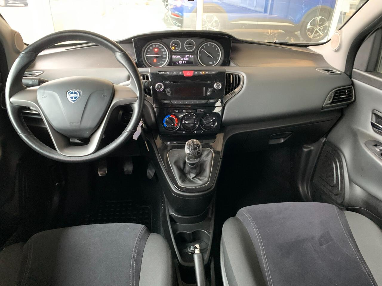 Lancia Ypsilon 0.9 TwinAir 85 CV 5 porte S&S Platinum
