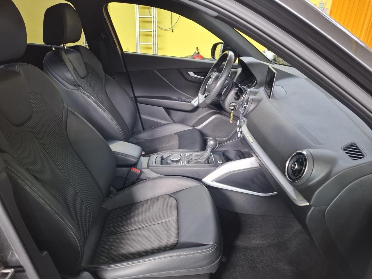 Audi Q2 30 TDI S tronic Identity Black full optional