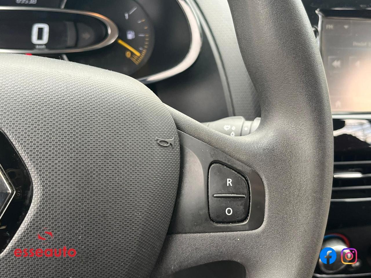 Renault Clio 1.2 75CV 5 porte Costume National