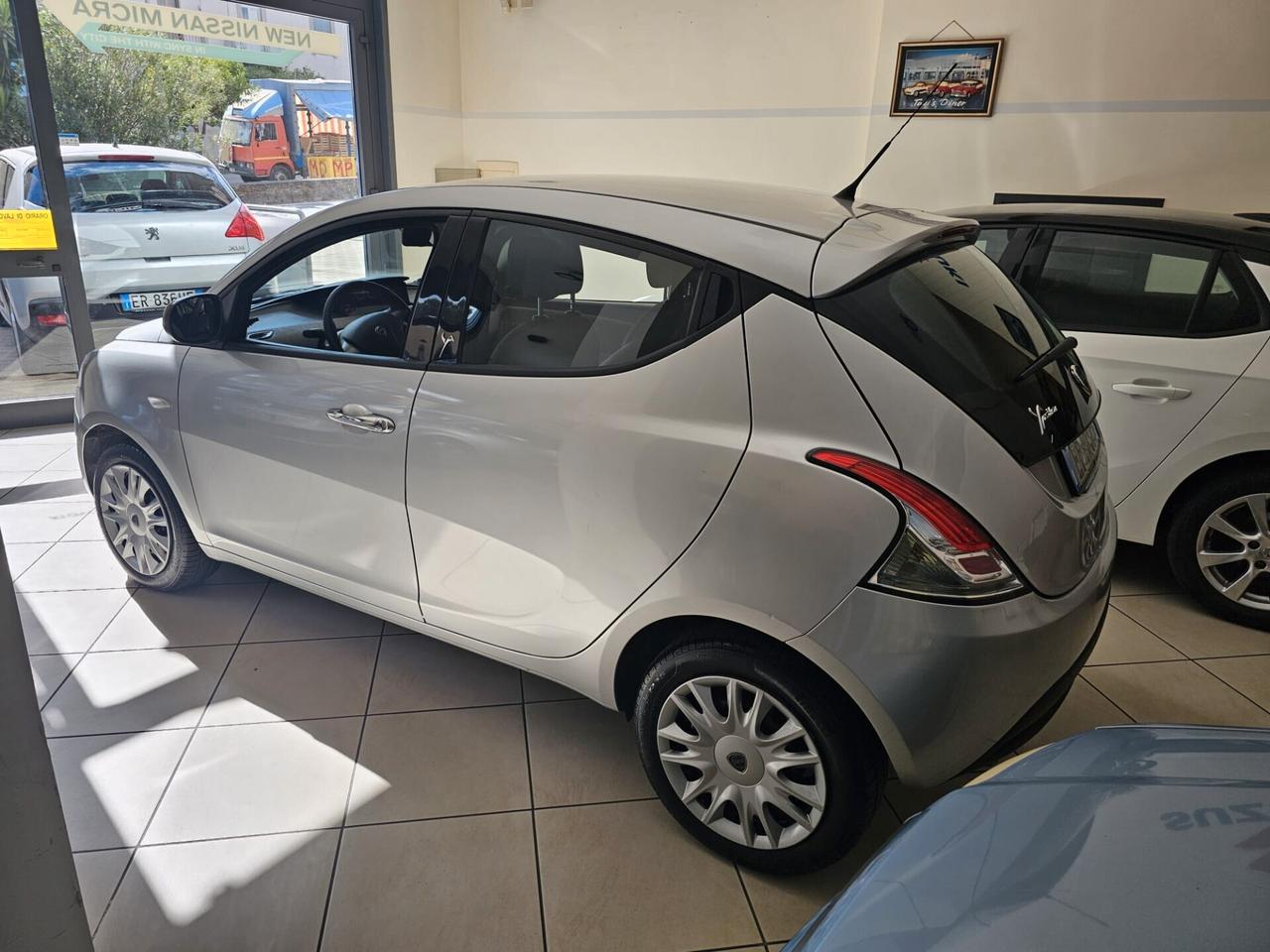 Lancia Ypsilon 1.2 69 CV 5 porte S&S Gold