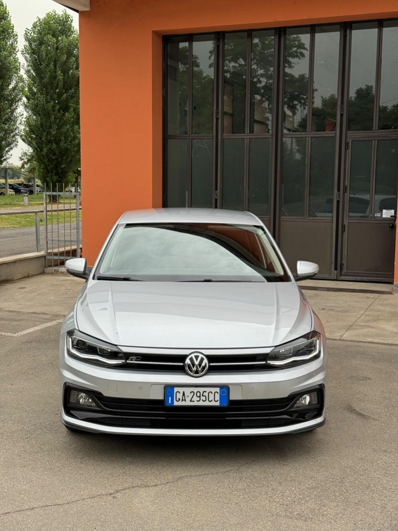 Volkswagen Polo 1.0 TGI 5p. R Line si neopatentati