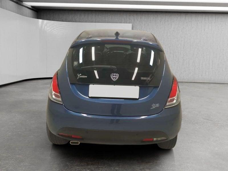 Lancia Ypsilon 1.0 firefly hybrid Gold s&s 70cv