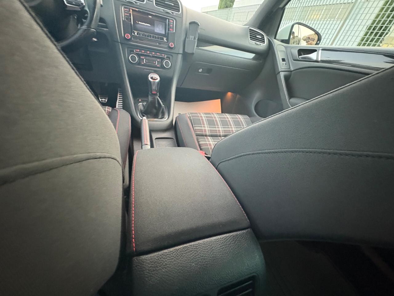 Volkswagen Golf GTI 2.0 TSI 5p.