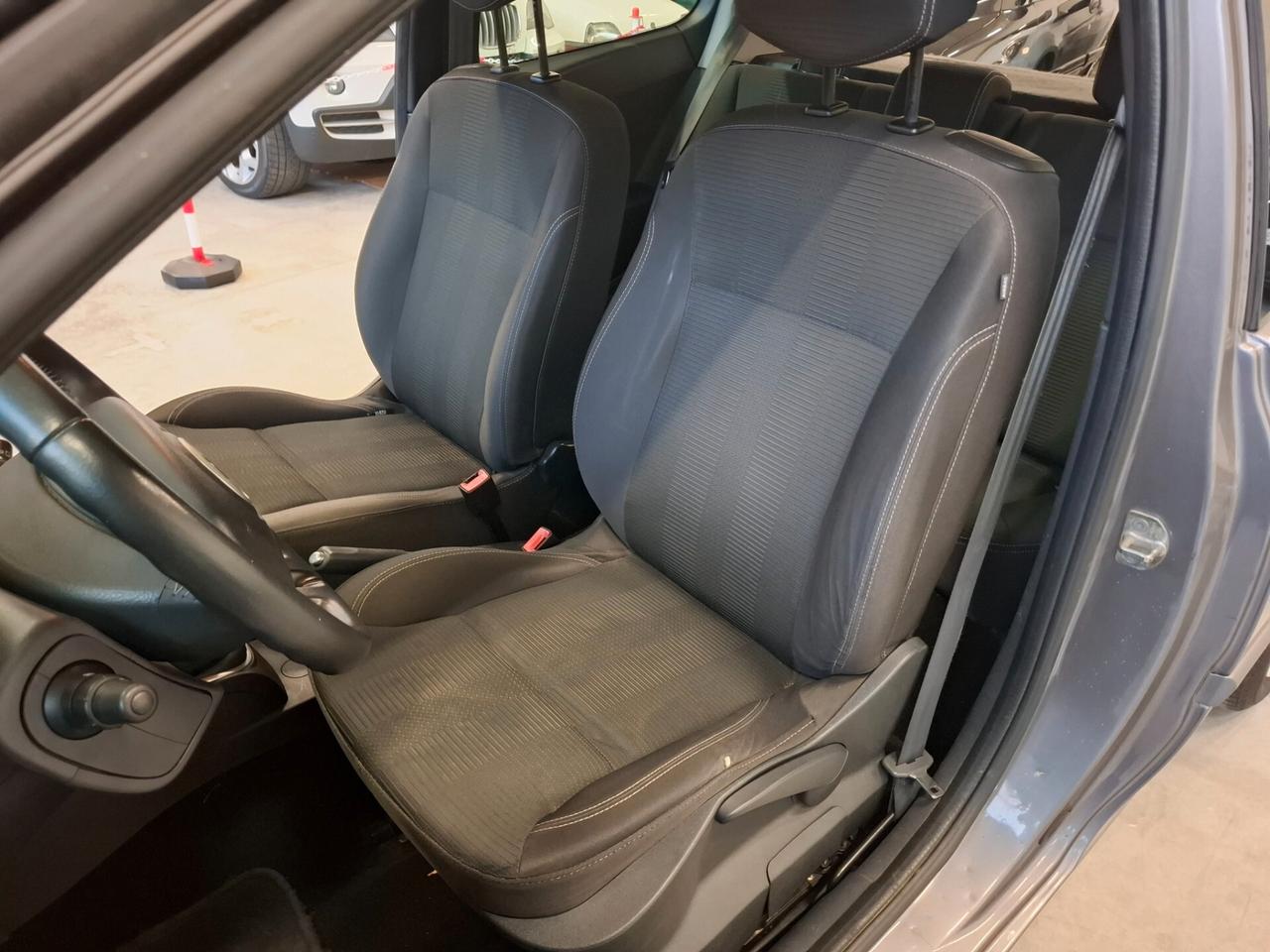 Renault Clio 1.2 16V 3 porte Dynamique