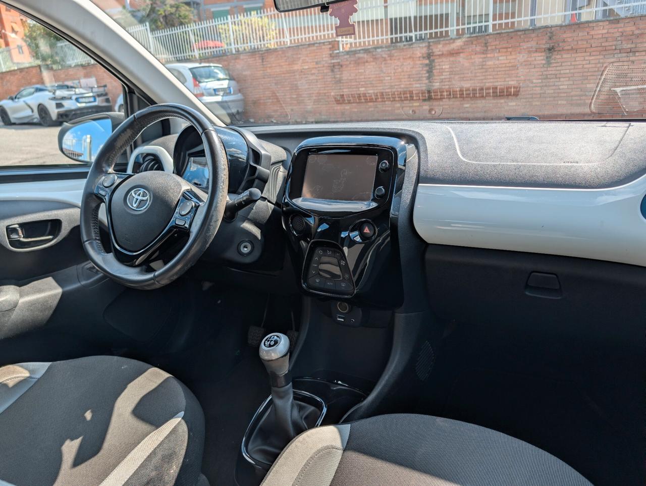 Toyota Aygo 1.0 VVT-i 69 CV 5 porte x-cool