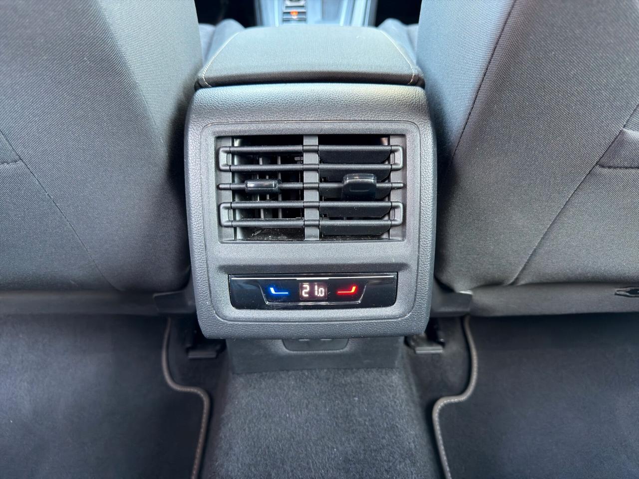 Volkswagen Golf 2.0 TDI SCR Style