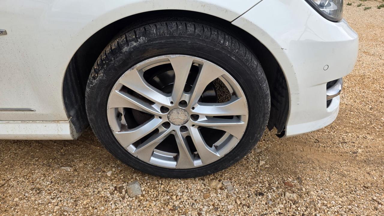 MERCEDES-BENZ C 200 CDI BlueEFFICIENCY 2012 AVANTGARDE E5 € 7.900,00