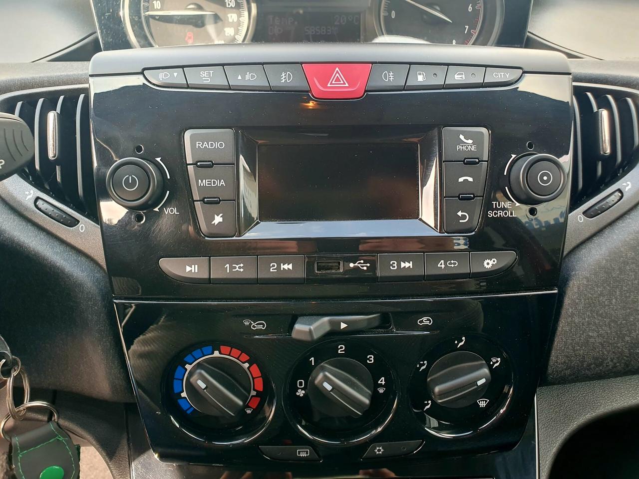 Lancia Ypsilon 1.2 69 CV 5 porte GPL Ecochic Elefantino Blu